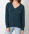 Good Hyouman Holidaying V Neck Sweatshirt In Teal In Blue