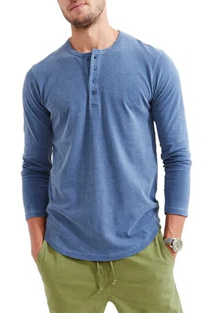 Goodlife Sun-faded Long Sleeve Slub Scallop Henley In  Navy
