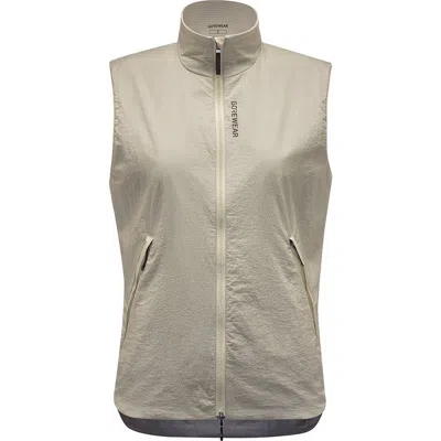 Gorewear Concurve Ws Insulated Vest In Neutral
