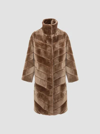Gorski Women's Reversible Merino Shearling Lamb Chevron Short Coat In Camel