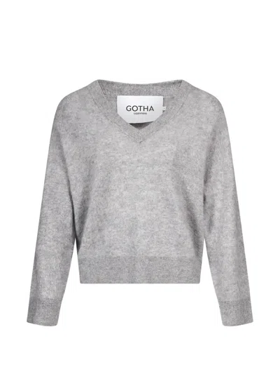 Gotha Bethan V-neck Raglan-sleeve Sweater In Gray