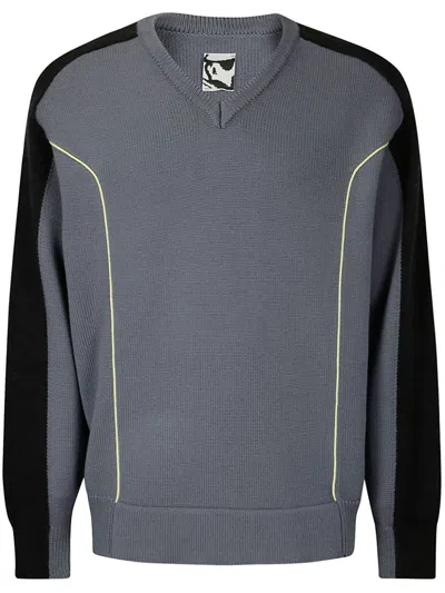 GR10K V-NECK JUMPER