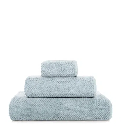 Graccioza Bee Waffle Bath Sheet In Blue