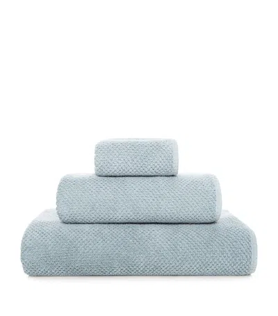 Graccioza Bee Waffle Bath Towel In Blue