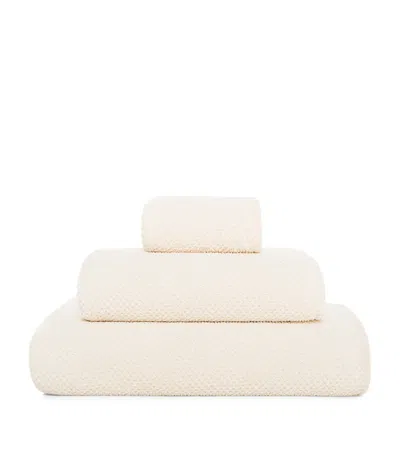 Graccioza Bee Waffle Extra Large Hand Towel In Neutral