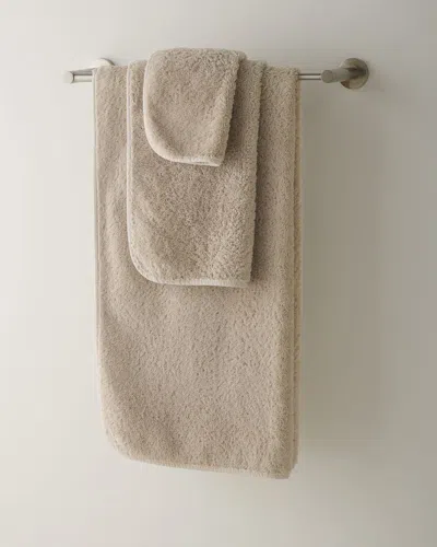 Graccioza Grand Egoist Bath Towel In Brown
