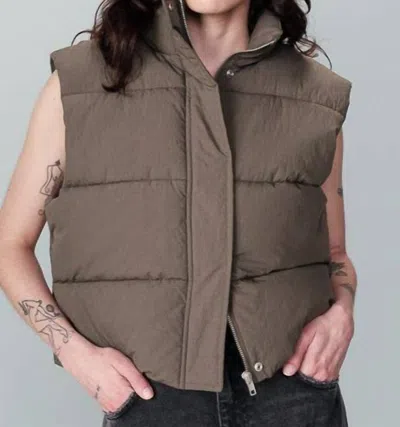 Grace & Mila Puffer Vest In Olive In Green