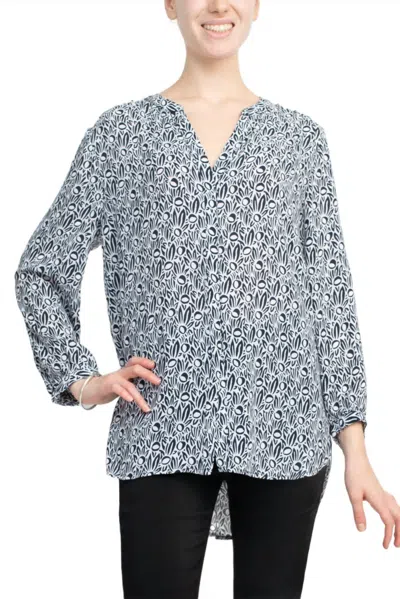 Grace V-neck Long Sleeves High Low Hem Top In White Black In Blue