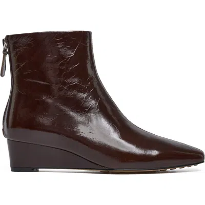 Grace Women's Alexandra Boot In Brown Crinkle Patent Leather
