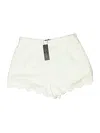 Gracia Shorts In White