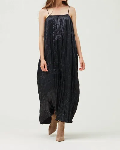 Grade & Gather Pleated Maxi Dress In Black
