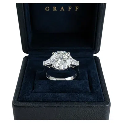 Pre-owned Graff 2 Carat Round Brilliant Diamond Three-stone Platinum Ring In Multiple
