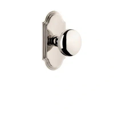Grandeur Arc Plate Double Dummy With Fifth Avenue Door Knob In Polished Nickel