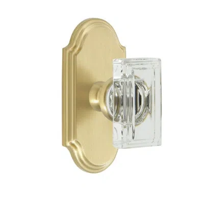 Grandeur Arc Short Plate With Carré Crystal Knob In Satin Brass