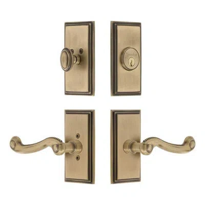 Grandeur Carre Short Plate Entry Set With Newport Lever In Vintage Brass In Gold