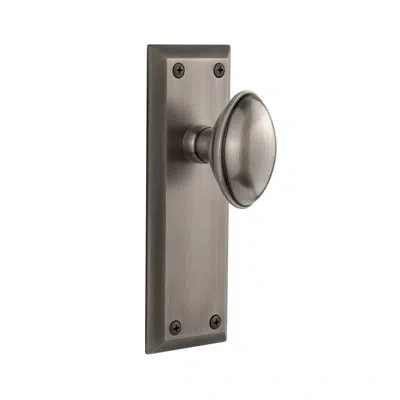 Grandeur Fifth Avenue Plate Privacy With Eden Prairie Door Knob In Antique Pewter