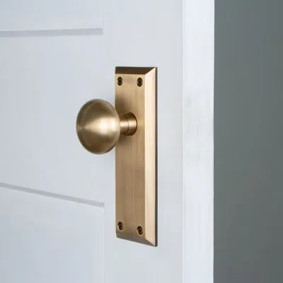 Grandeur Fifth Avenue Plate Single Dummy With Fifth Avenue Door Knob In Vintage Brass