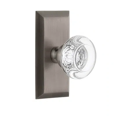Grandeur Fifth Avenue Short Plate With Bordeaux Crystal Knob In Antique Pewter