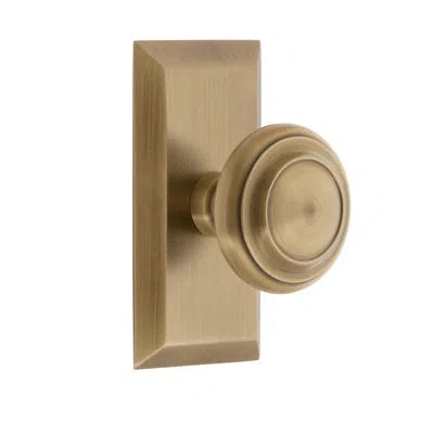 Grandeur Fifth Avenue Short Plate With Circulaire Knob In Vintage Brass