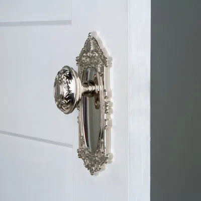 Grandeur Grande Victorian Plate Single Dummy With Grande Victorian Door Knob In Polished Nickel