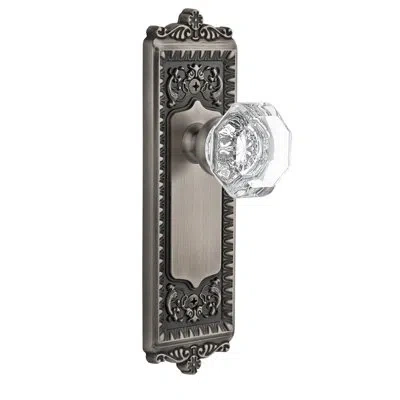 Grandeur Windsor Plate Privacy With Chambord Crystal Door Knob In Antique Pewter