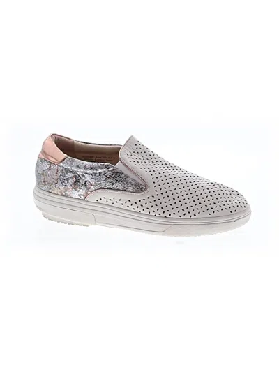 Pre-owned Gravity Defyer Sneakers In Ivory