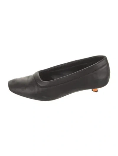 Pre-owned Gray Matters Leather Pumps In Black