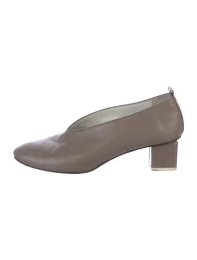 Pre-owned Gray Matters Leather Pumps In Neutral
