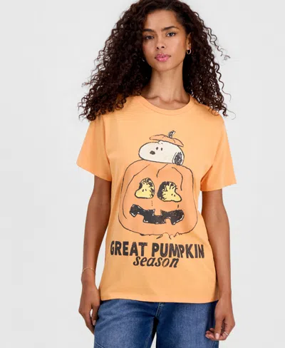 Grayson Threads, The Label Juniors' Snoopy Pumpkin Graphic-print T-shirt In Gold Earth