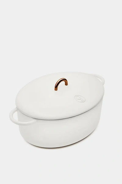 Great Jones The Dutchess 6.75-qt Cast-iron Dutch Oven In Salt At Urban Outfitters