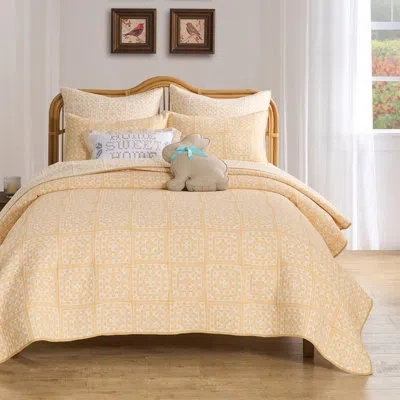 Greenland Home Fashions Granny's Squares Crochet Reversible Jacquard Coverlet Set In White;yellow;gold