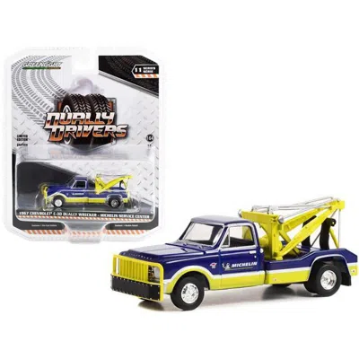 Greenlight 1967 Chevrolet C-30 Dually Wrecker Tow Truck Michelin Service Center Dually Drivers Series 11 1 By 6