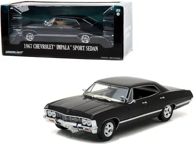 Greenlight 1967 Chevrolet Impala Sport Sedan Tuxedo Black 1/24 Diecast Model Car By