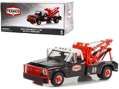 Greenlight 1970 Chevrolet C-30 Dually Wrecker Tow Truck "texaco 24 Hour Road Service" Black With White Top 1/18