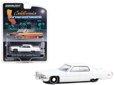 Greenlight 1972 Cadillac Sedan Deville Lowrider Cotillion White With Blue Interior "california Lowriders" Serie