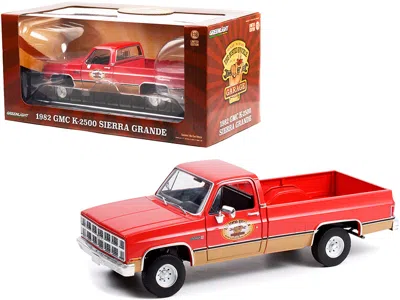 Greenlight 1982 Gmc K-2500 Sierra Grande Wideside Pickup Truck With Trailer Hitch Red "busted Knuckle Garage" 1
