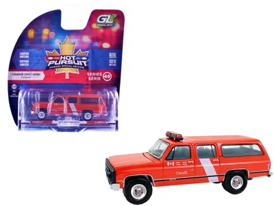 Greenlight 1991 Gmc Suburban Canada Coast Guard Red/white Stripes Hot Pursuit Canada Special Edition 1/64 Dieca