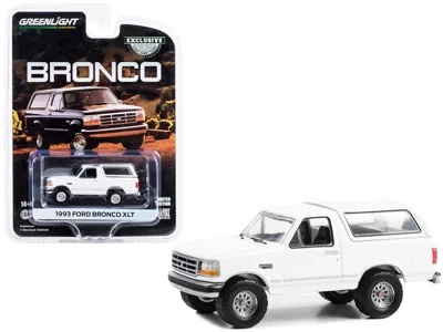 Greenlight 1993 Ford Bronco Xlt Oxford White "hobby Exclusive" Series 1/64 Diecast Model Car By