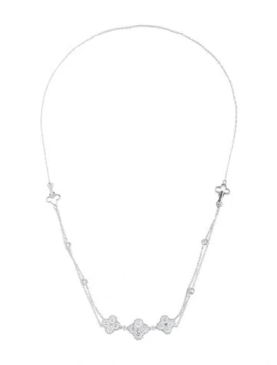 Pre-owned Gregg Ruth 18k Diamond Clover Shape Cluster Collar Necklace, 16.75" In Multicolor
