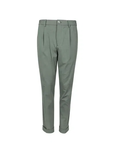 Gta Pleated Turn-up Trousers In Green