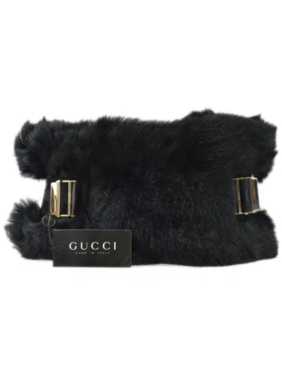 Pre-owned Gucci 1990-2000s Buckled Shearling Stole In Black