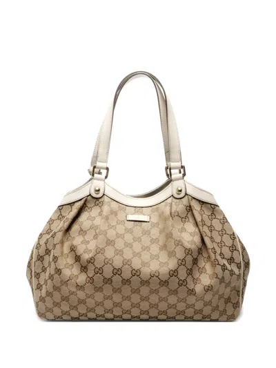 Pre-owned Gucci 2000-2015 Gg Canvas Sukie Handbag In Neutral