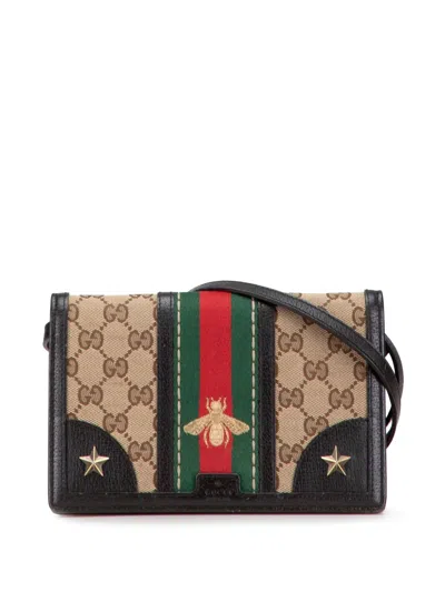 Pre-owned Gucci 2000-2015 Gg Canvas Webby Bee Wallet On Strap Crossbody Bag In Brown