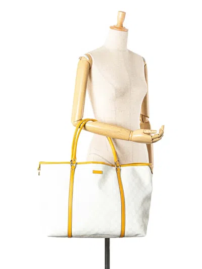 Pre-owned Gucci 2000-2015 Medium Gg Supreme Joy Tote Bag In White