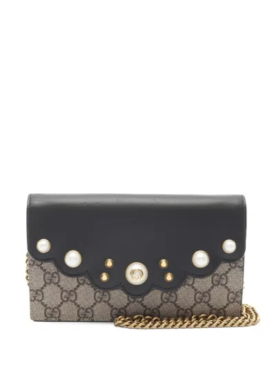 Pre-owned Gucci 2000s Gg Supreme Chain-strap Clutch Bag In Black