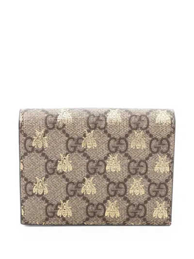 Pre-owned Gucci 2010s Gg Supreme Bee Bi-fold Wallet In Neutrals