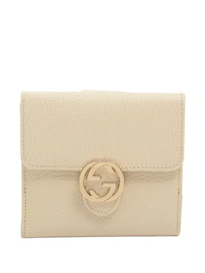 Pre-owned Gucci 2010s Interlocking G Leather Wallet In Neutral