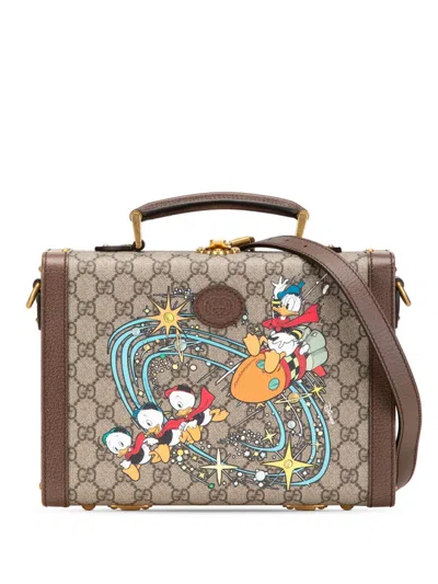 Pre-owned Gucci 2016-2024 Disney Gg Supreme Donald Duck Savoy Case Vanity Bag