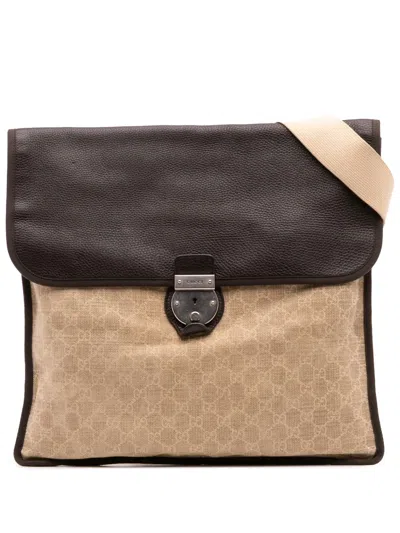 Pre-owned Gucci 2016-2025 Gg Canvas Crossbody Bag In Brown
