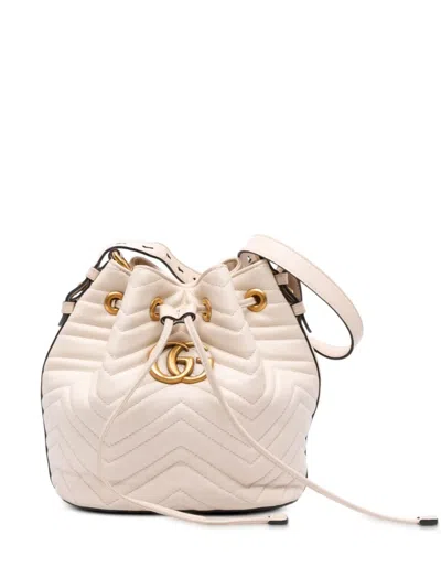 Pre-owned Gucci 2016-2025 Gg Marmont Matelasse Leather Bucket Bag Satchel In White